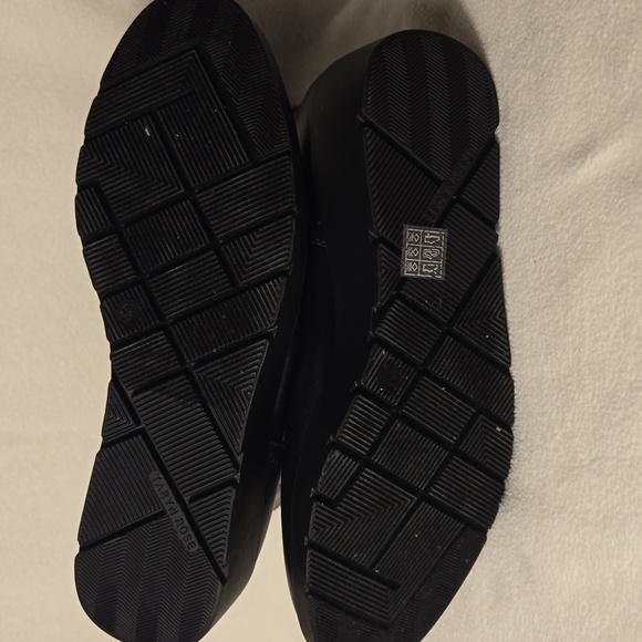 Taryn Rose Ladies Black Wedge Heel Bootie Size 8.5 - Picture 6 of 10